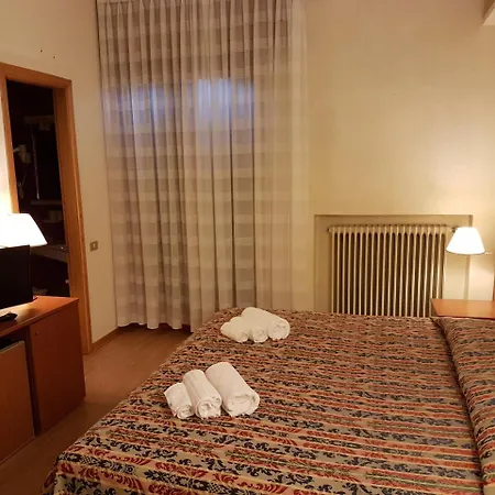New Genziana ألتافيلا فيسينتينا